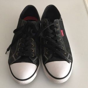 Size 8.5 men’s Levi Shoes